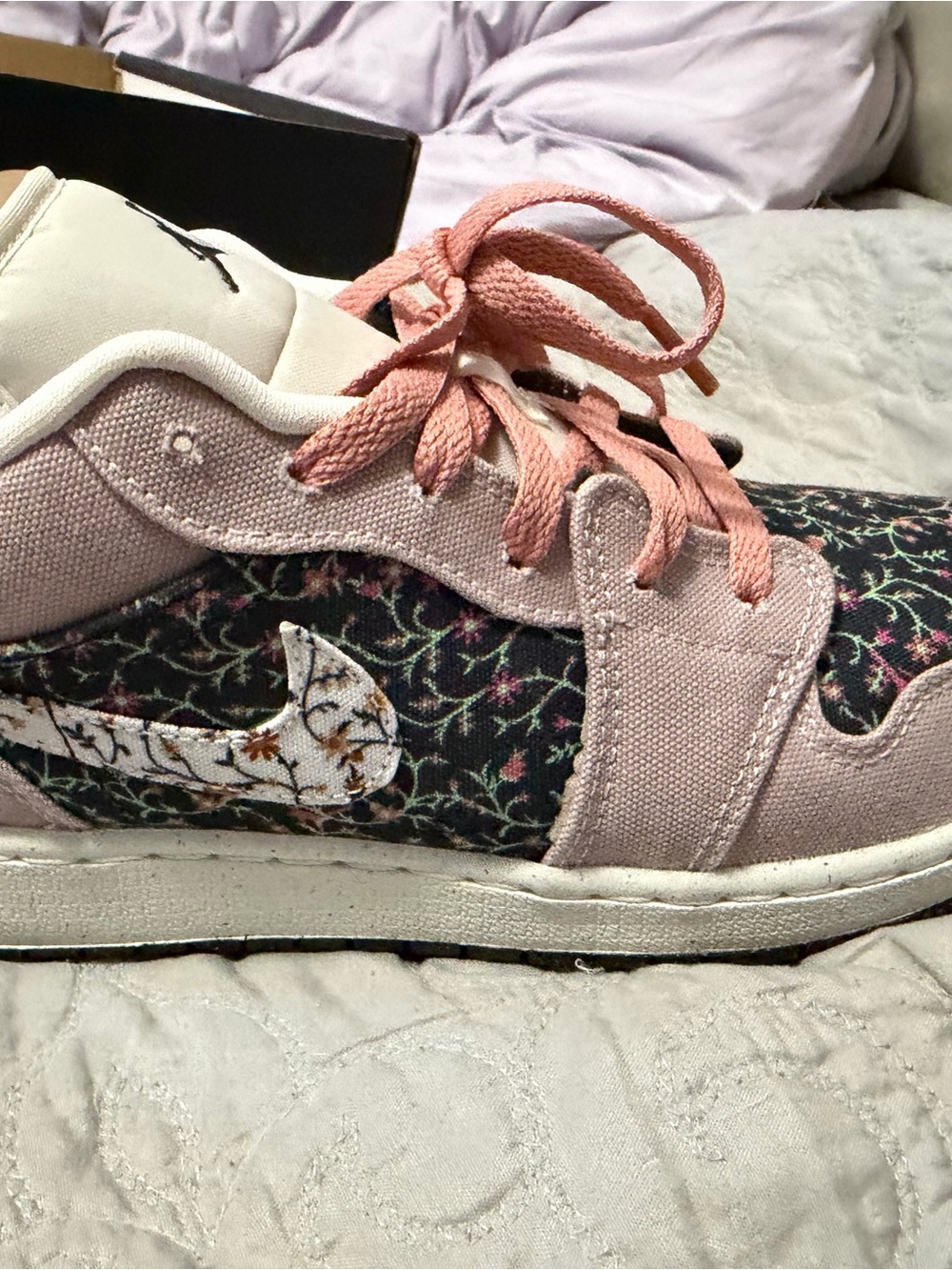 Nike Air Jordan 1 Low SE GS Floral FJ3445-001 Size 7Y Women’s 8.5 w/ Box - Picture 3 of 9